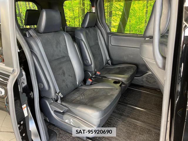 Toyota VOXY 2021-07 7870445-8