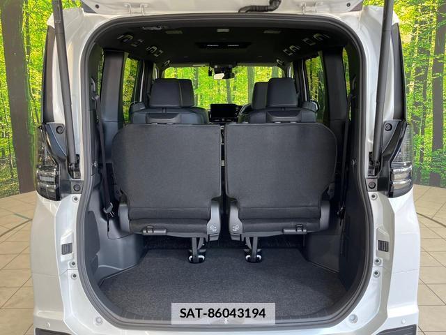 Toyota VOXY 2025-11 7870463-10