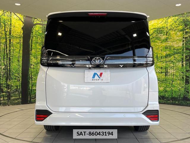 Toyota VOXY 2025-11 7870463-15