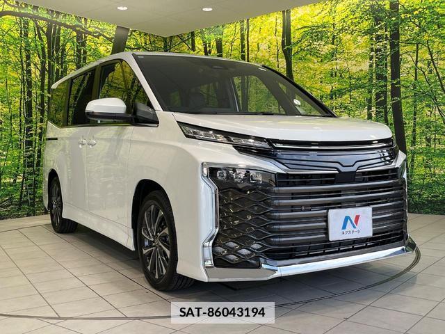 Toyota VOXY 2025-11 7870463-16