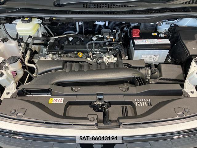 Toyota VOXY 2025-11 7870463-17