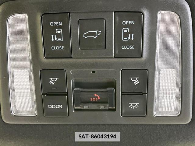 Toyota VOXY 2025-11 7870463-4