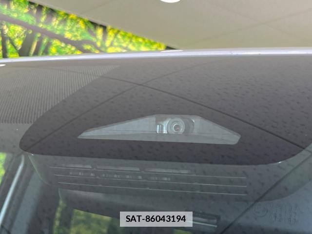 Toyota VOXY 2025-11 7870463-5