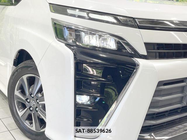 Toyota VOXY 2017-10 7870708-12