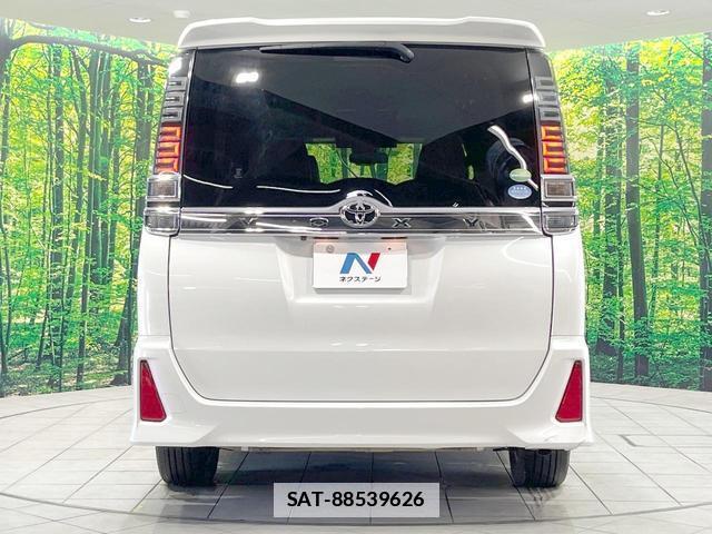 Toyota VOXY 2017-10 7870708-15