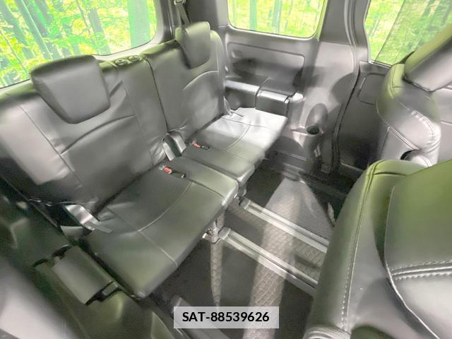 Toyota VOXY 2017-10 7870708-9