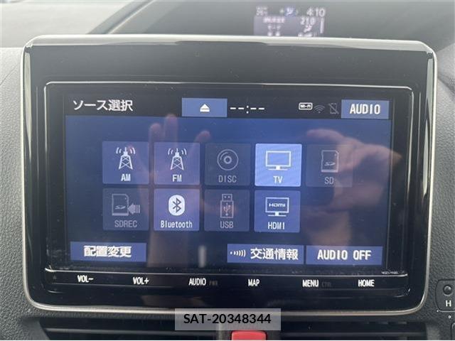 Toyota VOXY 2021-06 7870779-1