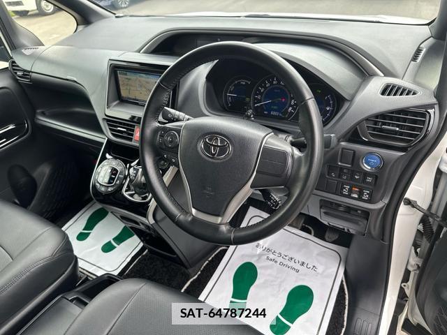 Toyota VOXY 2019-12 7870821-12