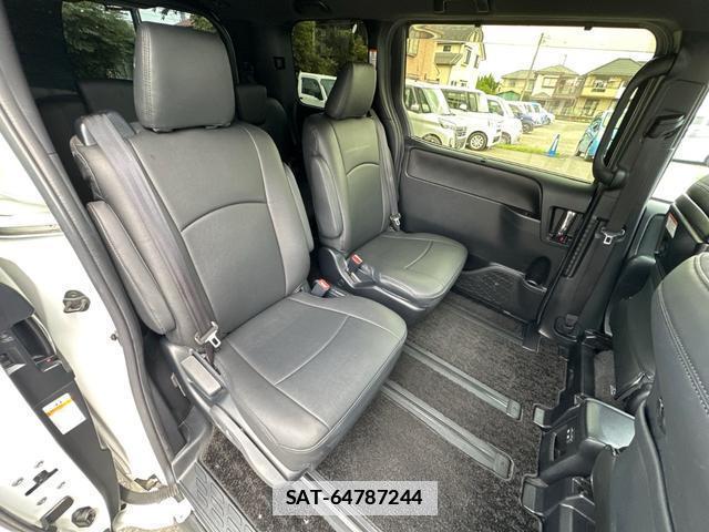 Toyota VOXY 2019-12 7870821-14