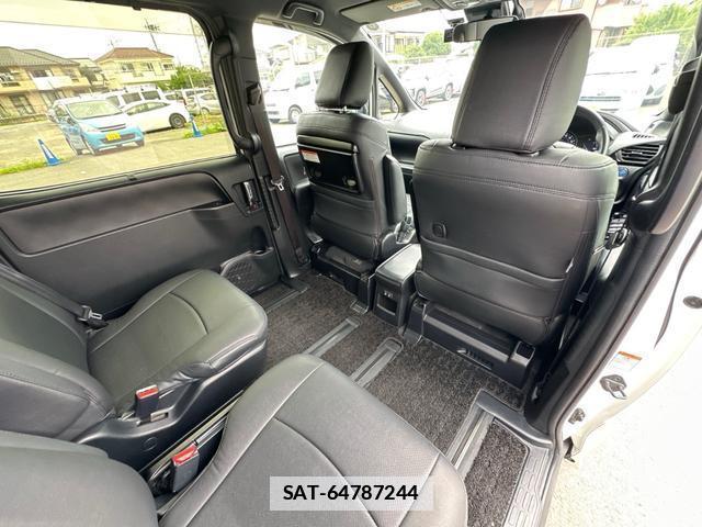 Toyota VOXY 2019-12 7870821-15
