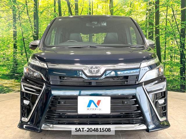 Toyota VOXY 2021-03 7870856-14