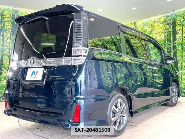 Toyota VOXY 2021-03 7870856-16