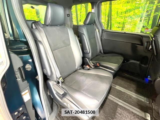 Toyota VOXY 2021-03 7870856-8