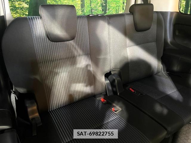 Toyota VOXY 2016-03 7870892-10