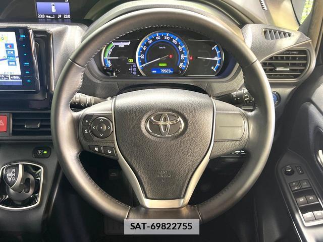 Toyota VOXY 2016-03 7870892-12