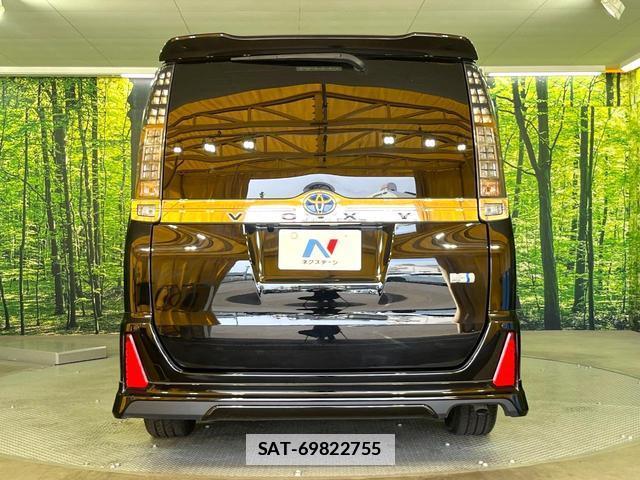 Toyota VOXY 2016-03 7870892-16