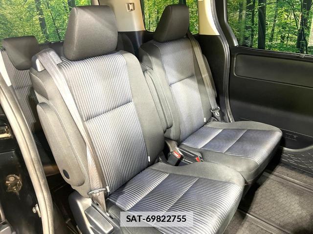 Toyota VOXY 2016-03 7870892-9