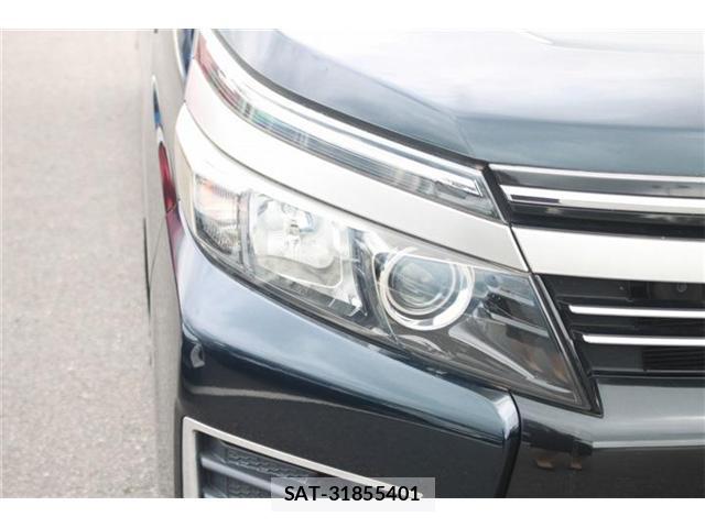 Toyota VOXY 2017-02 7870920-11