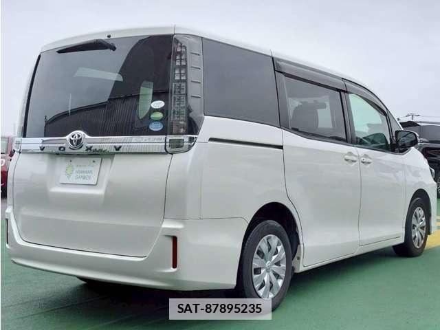 Toyota VOXY 2014-01 7871040-1