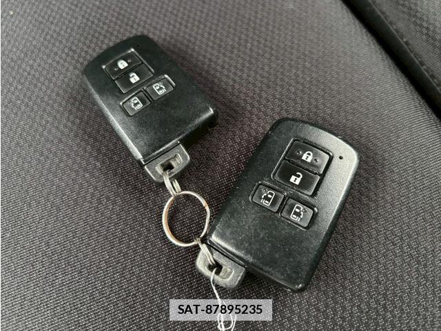 Toyota VOXY 2014-01 7871040-10