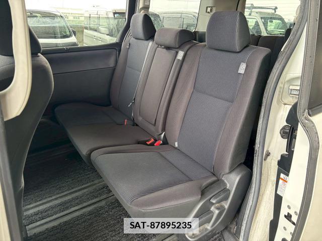 Toyota VOXY 2014-01 7871040-12