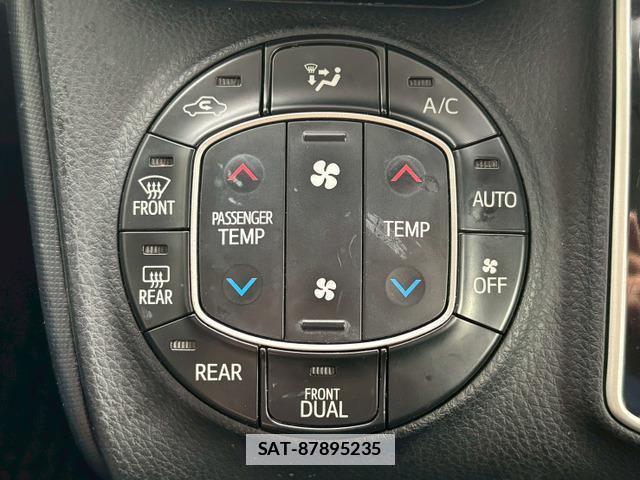 Toyota VOXY 2014-01 7871040-14