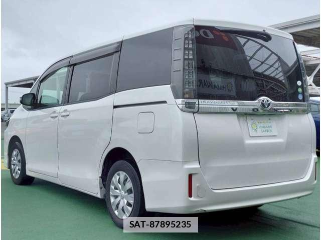 Toyota VOXY 2014-01 7871040-3