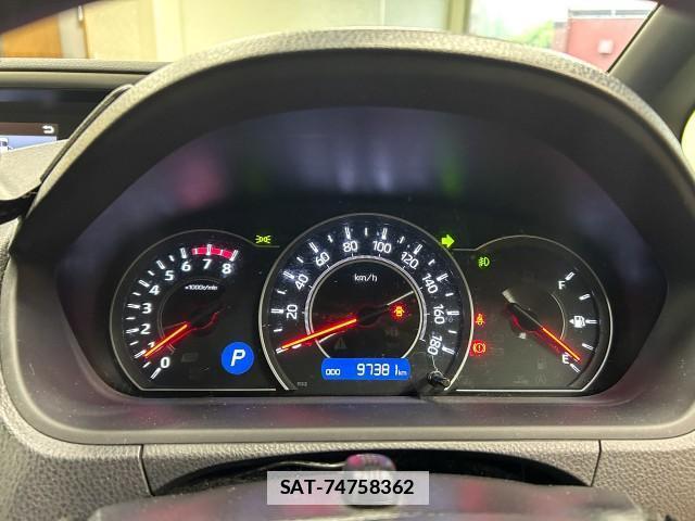 Toyota VOXY 2018-09 7871436-10
