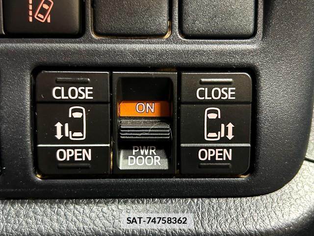 Toyota VOXY 2018-09 7871436-19