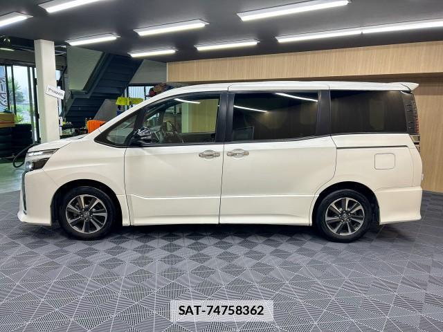 Toyota VOXY 2018-09 7871436-3