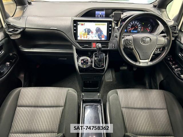 Toyota VOXY 2018-09 7871436-9