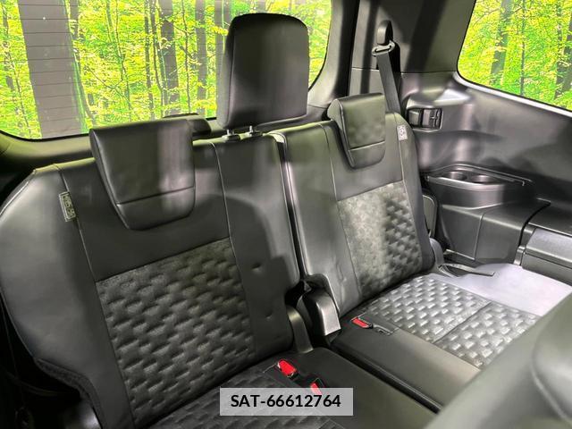 Toyota VOXY 2023-03 7871482-10