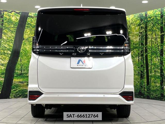 Toyota VOXY 2023-03 7871482-16