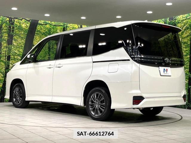 Toyota VOXY 2023-03 7871482-18