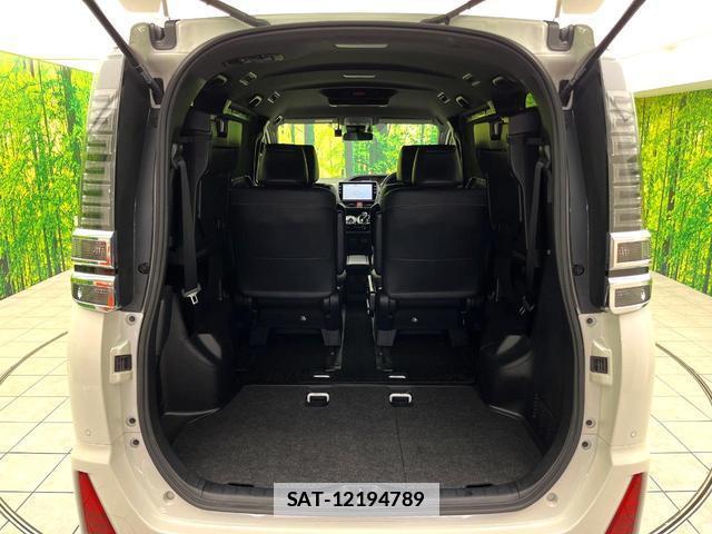Toyota VOXY 2021-08 7871635-10