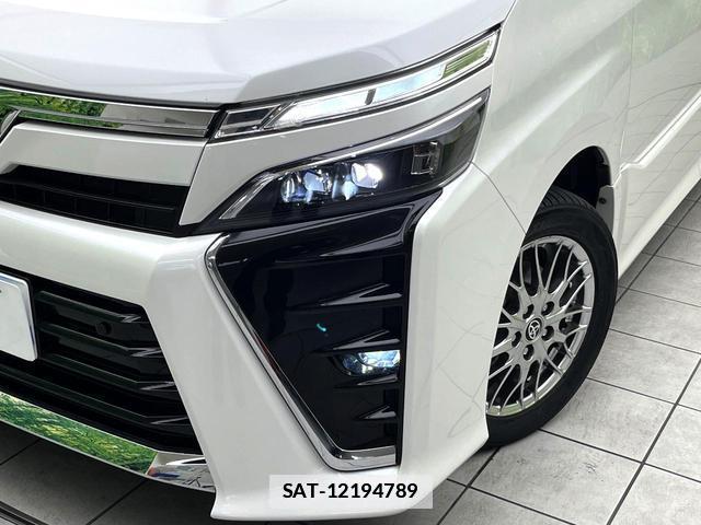 Toyota VOXY 2021-08 7871635-13