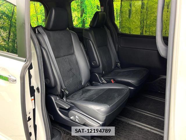 Toyota VOXY 2021-08 7871635-8