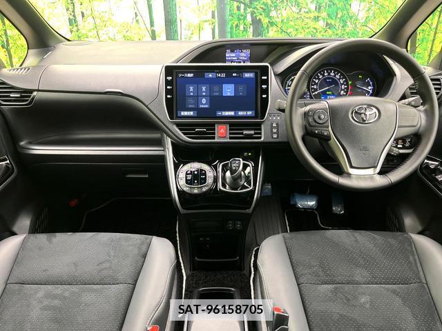 Toyota VOXY 2021-08 7871637-1