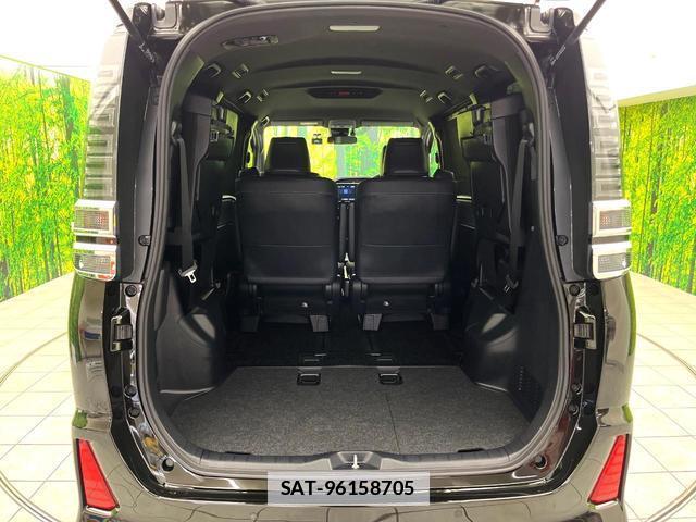 Toyota VOXY 2021-08 7871637-10