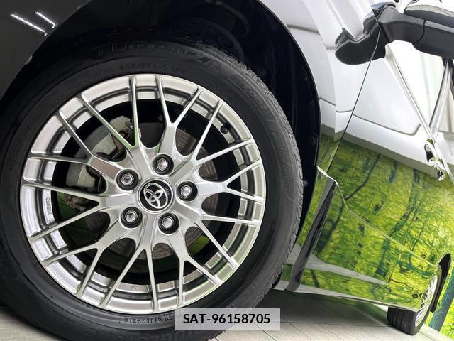 Toyota VOXY 2021-08 7871637-13