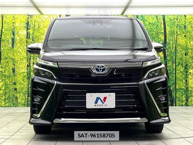 Toyota VOXY 2021-08 7871637-14