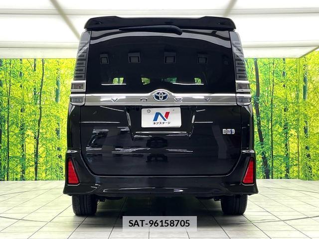 Toyota VOXY 2021-08 7871637-15