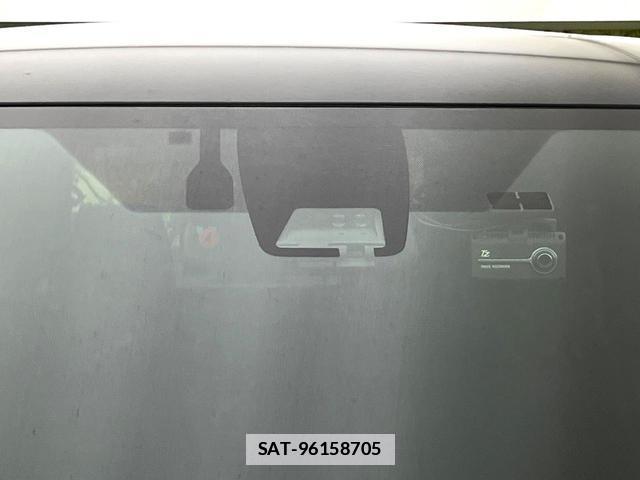 Toyota VOXY 2021-08 7871637-3