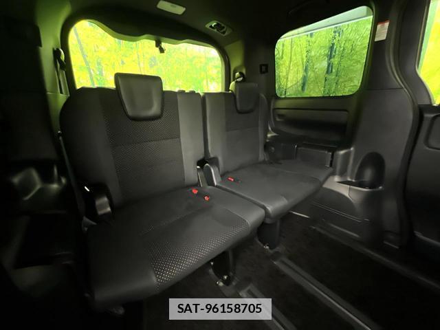 Toyota VOXY 2021-08 7871637-9