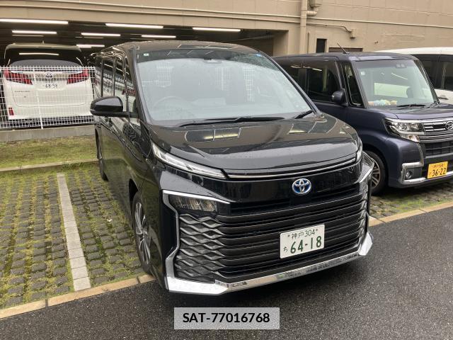 Toyota VOXY 2022-04 7871761-1