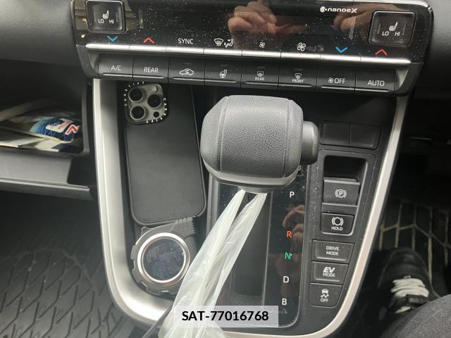 Toyota VOXY 2022-04 7871761-10