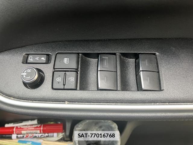 Toyota VOXY 2022-04 7871761-11