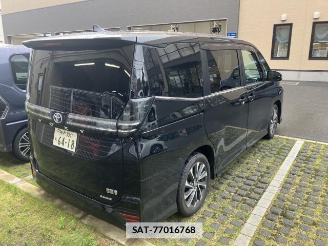 Toyota VOXY 2022-04 7871761-3