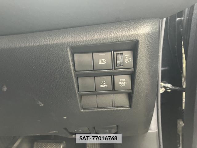 Toyota VOXY 2022-04 7871761-7