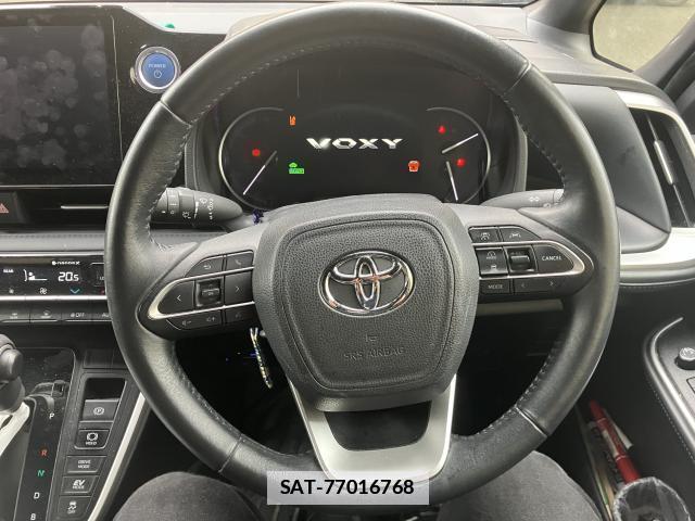 Toyota VOXY 2022-04 7871761-8